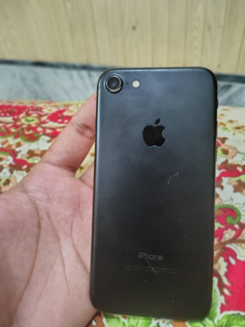 Apple iPhone 7 2