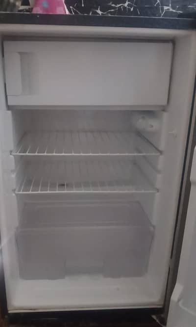 Dawlance Mini Fridge Like New Condition - Fast Cooling