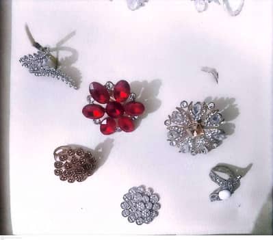 Artificial jewellery