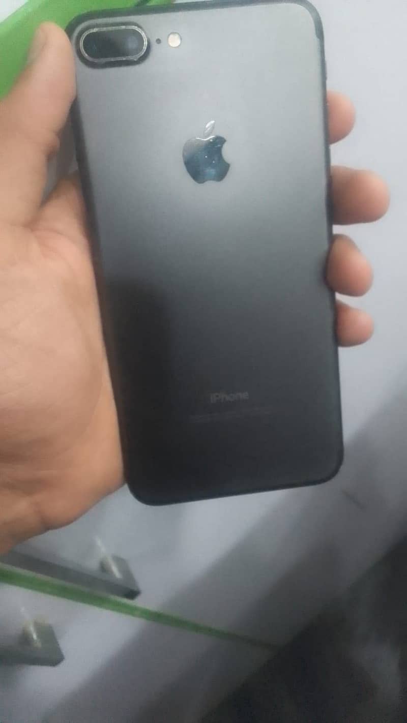 Apple iPhone 7 Plus 1