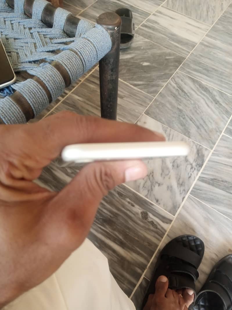 Apple iPhone 7 4
