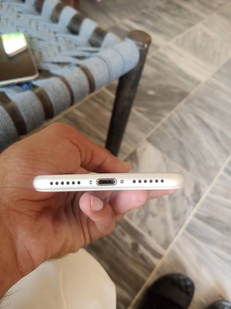 Apple iPhone 7 5