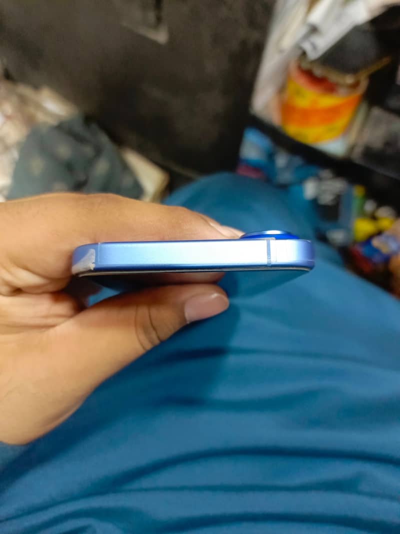 Apple iPhone 16 2