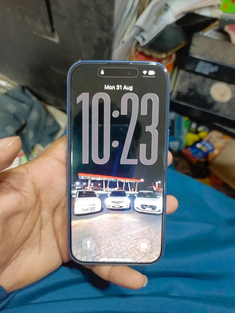 Apple iPhone 16 4