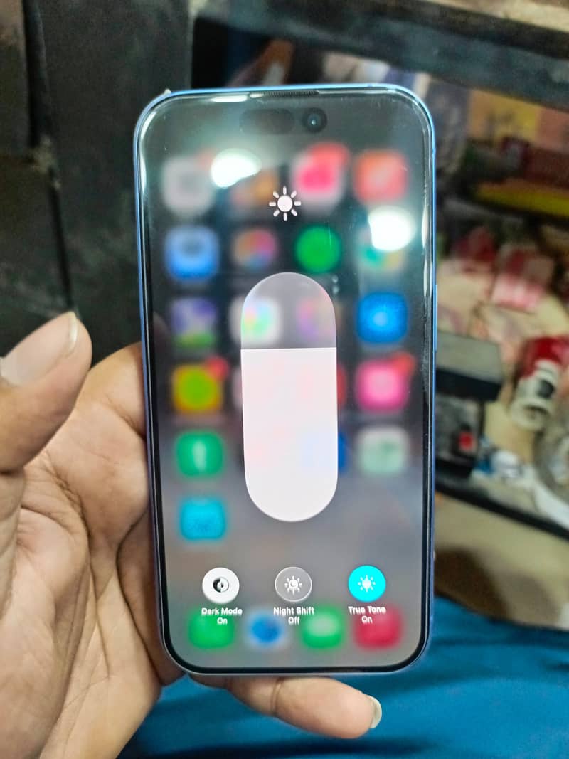 Apple iPhone 16 6