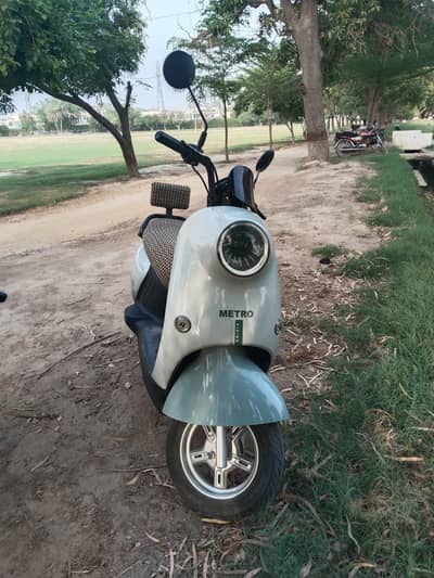 metro t9 eco electric scooty