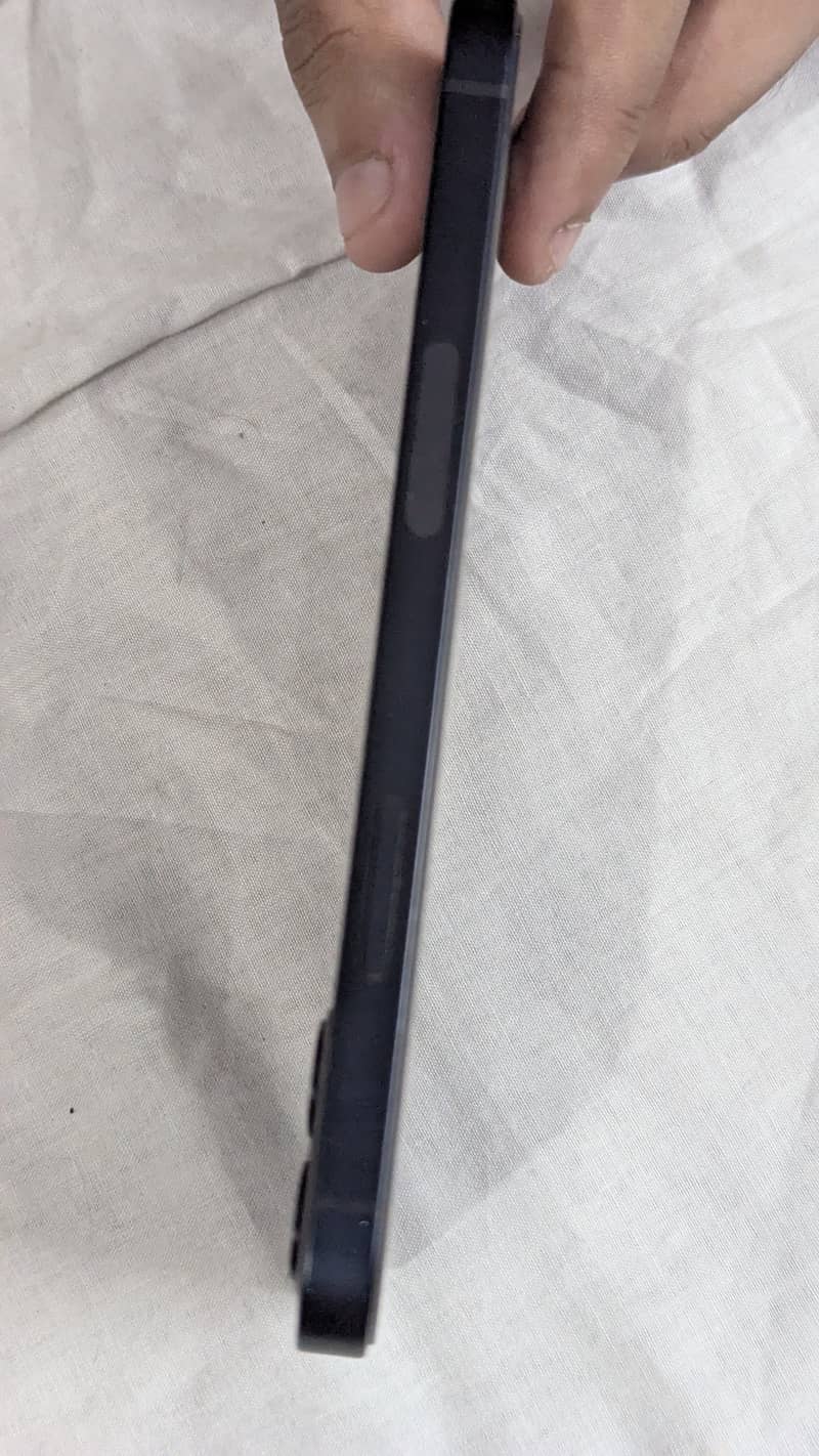 Apple iPhone 12 1
