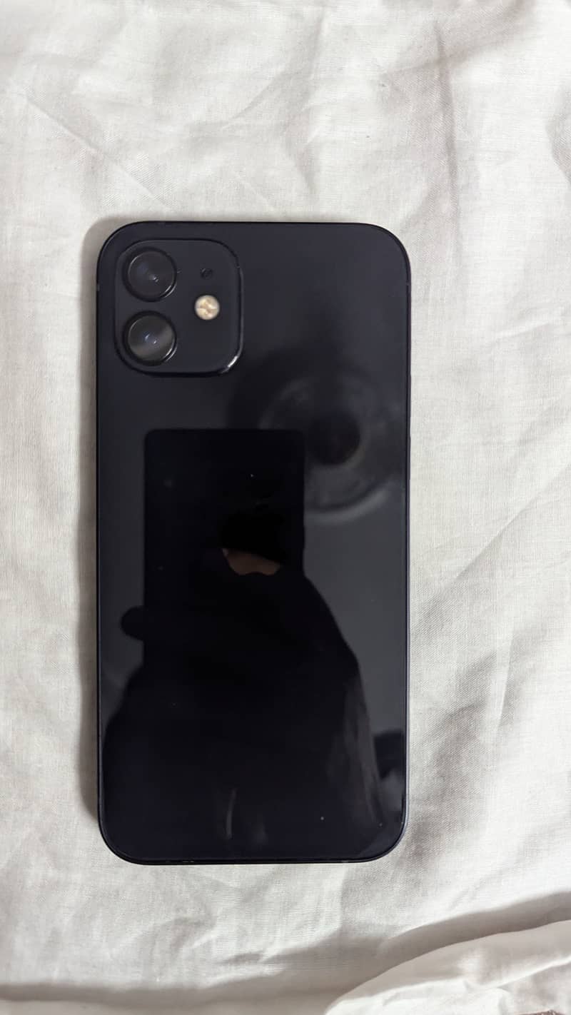 Apple iPhone 12 4
