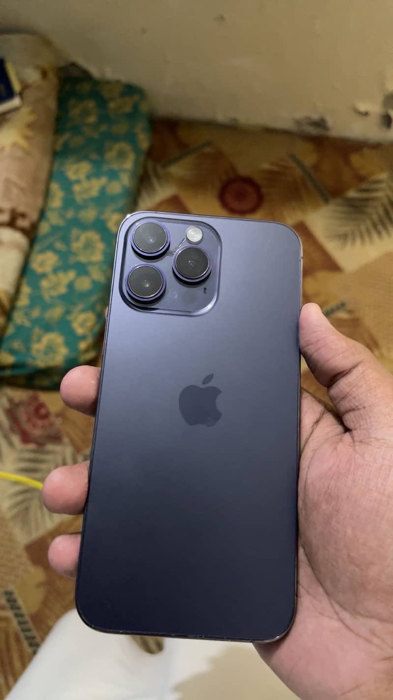 Apple iPhone 14 Pro Max 0