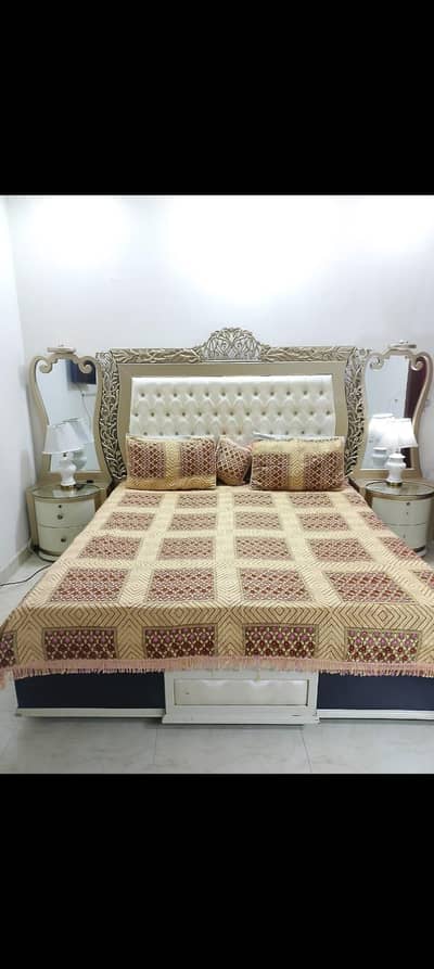 Bed dressing with chais