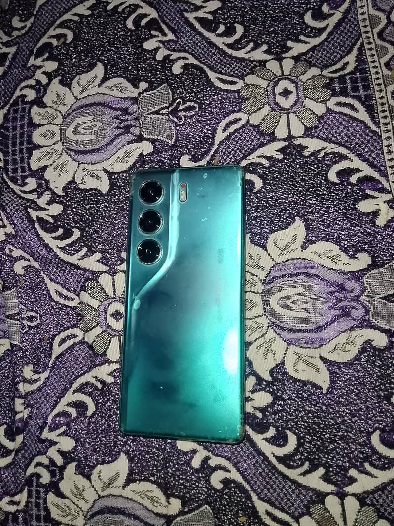 Tecno CAMON 40 2