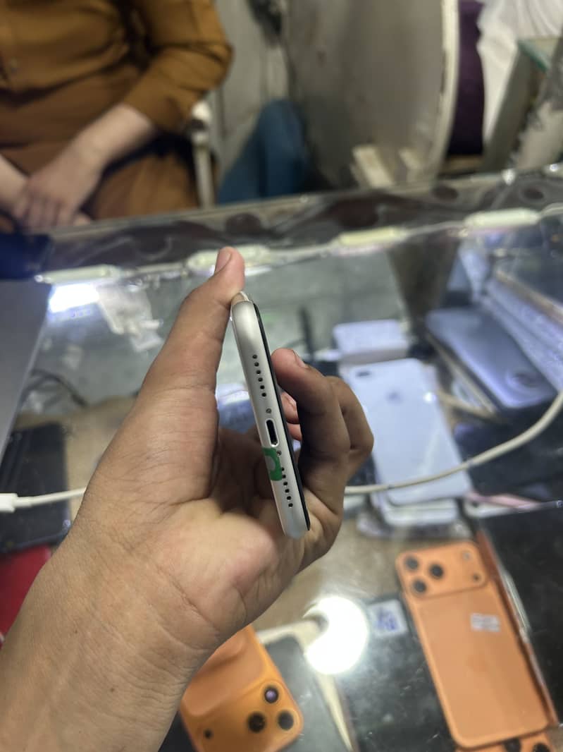 Apple iPhone 11 5