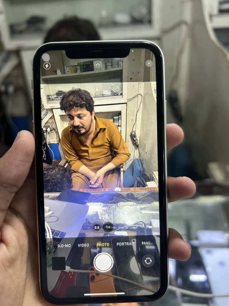 Apple iPhone 11 6