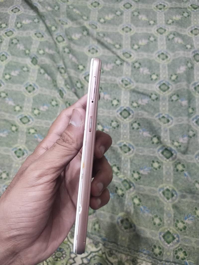 OPPO A57 1