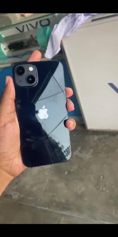Apple iPhone 13