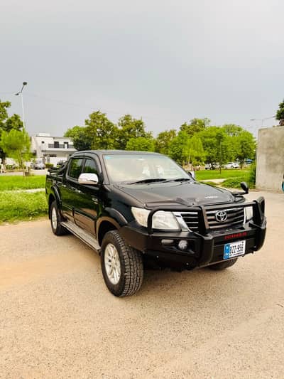 Toyota Hilux Vigo champ 2014 modal neat&clean