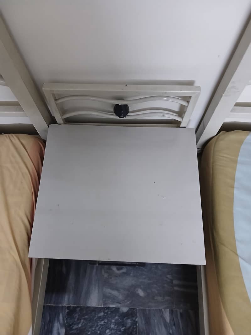 2 Single Beds With Coffee/Side Table 13