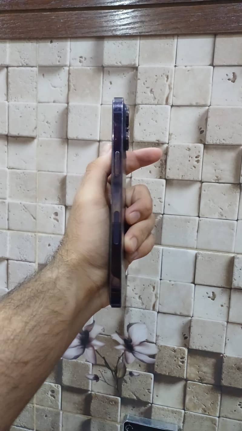 Apple iPhone 14 Pro Max 1