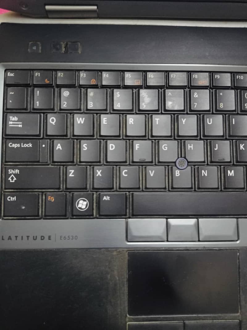 Dell Latitude E6530 2