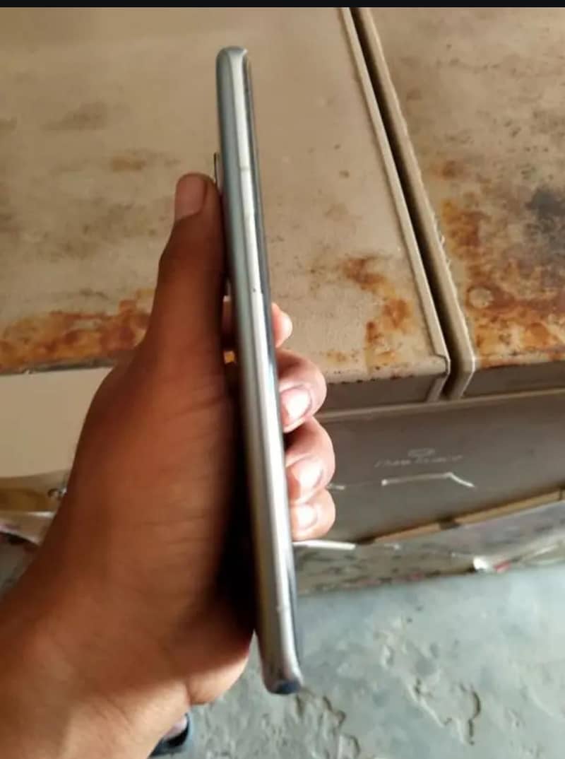 One Plus 9 Pro 6