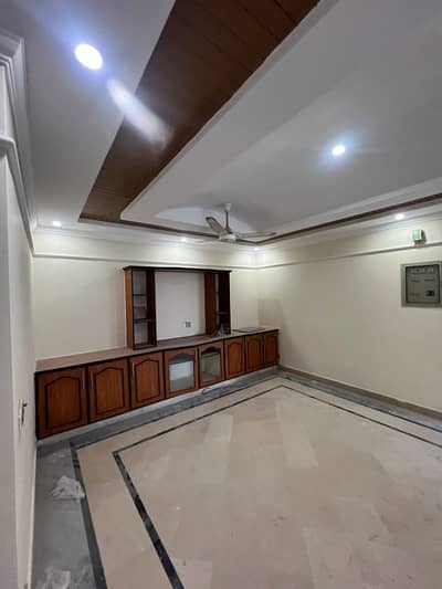 10 Marla Upper Portion For Rent With 3 Bedroom's & All Utility Connection's