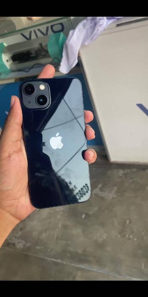 Apple iPhone 13 0
