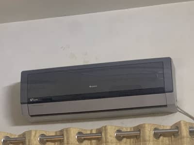 1ton gree 10/10 condition