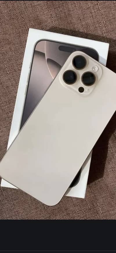 Apple iPhone 16 Pro Max