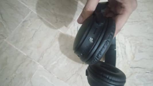Headphone bilkul sahi hai sound quality best hai or power button
