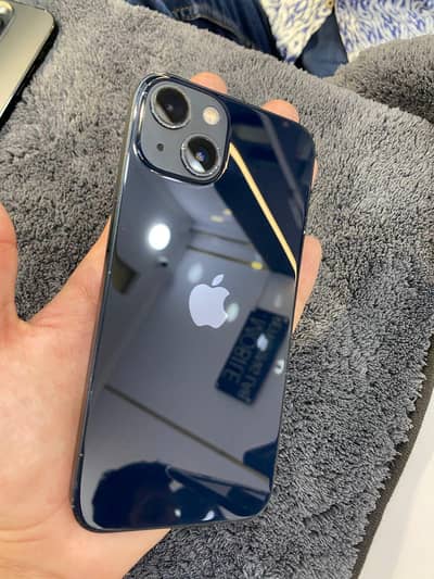 Apple iPhone 13