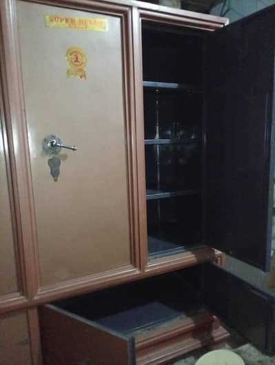 3 door wardrobe