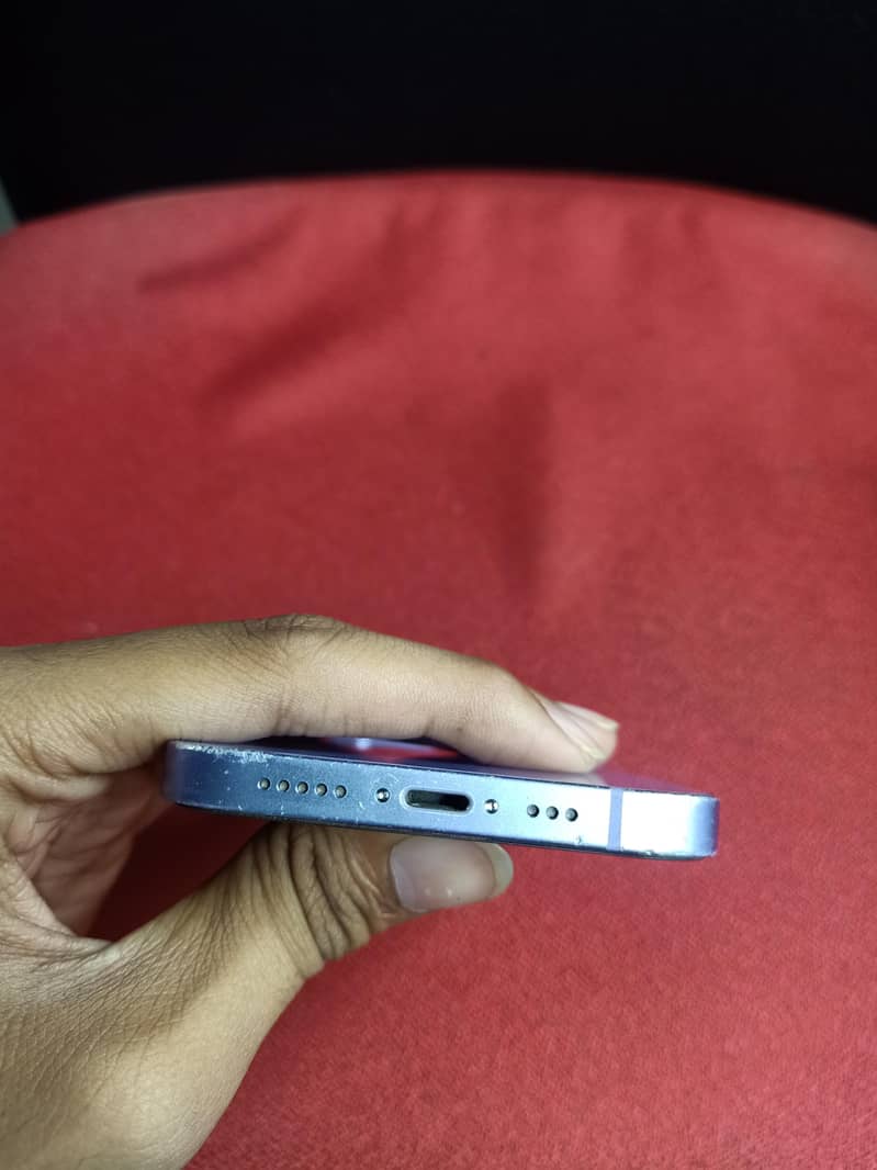 Apple iPhone 12 4