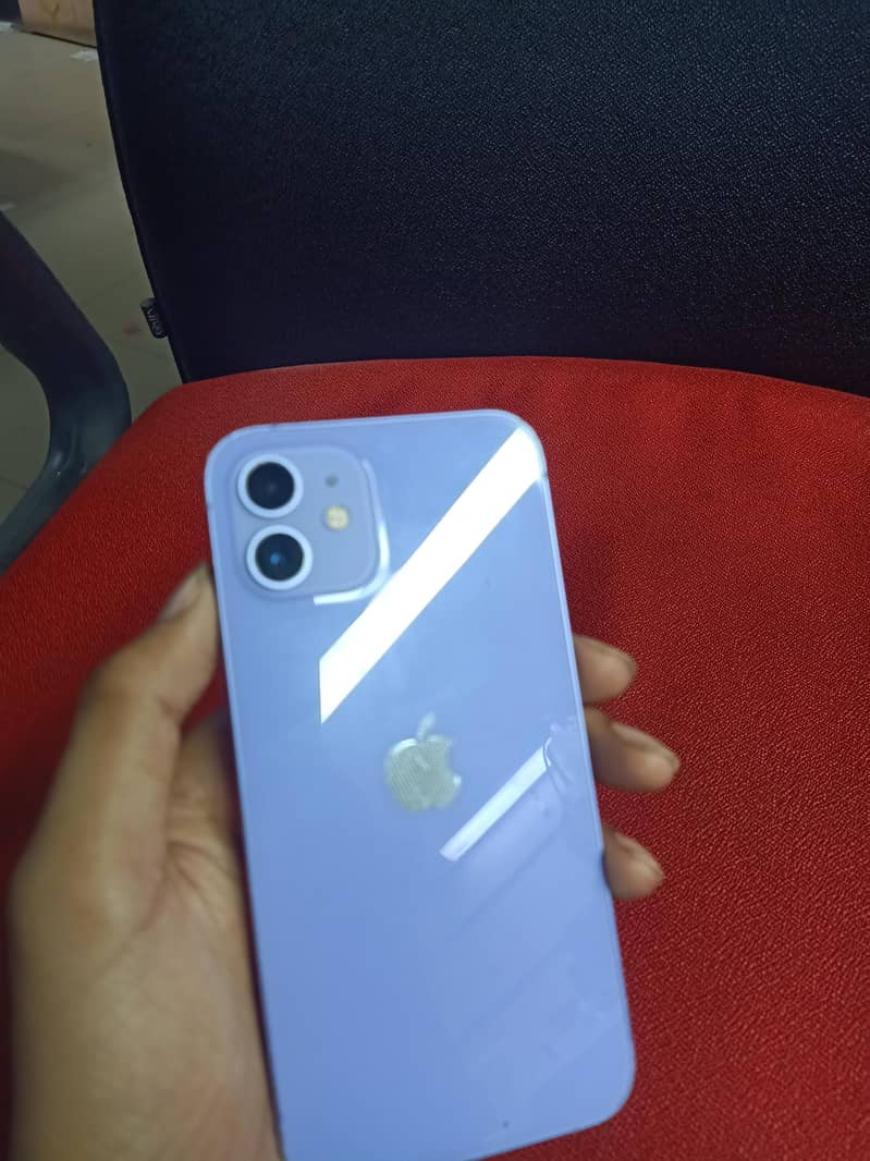 Apple iPhone 12 7