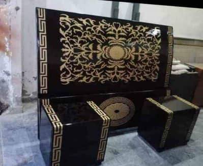 bed sat is my ap ko milny ja raha ha al bed full saiz and to said tabl