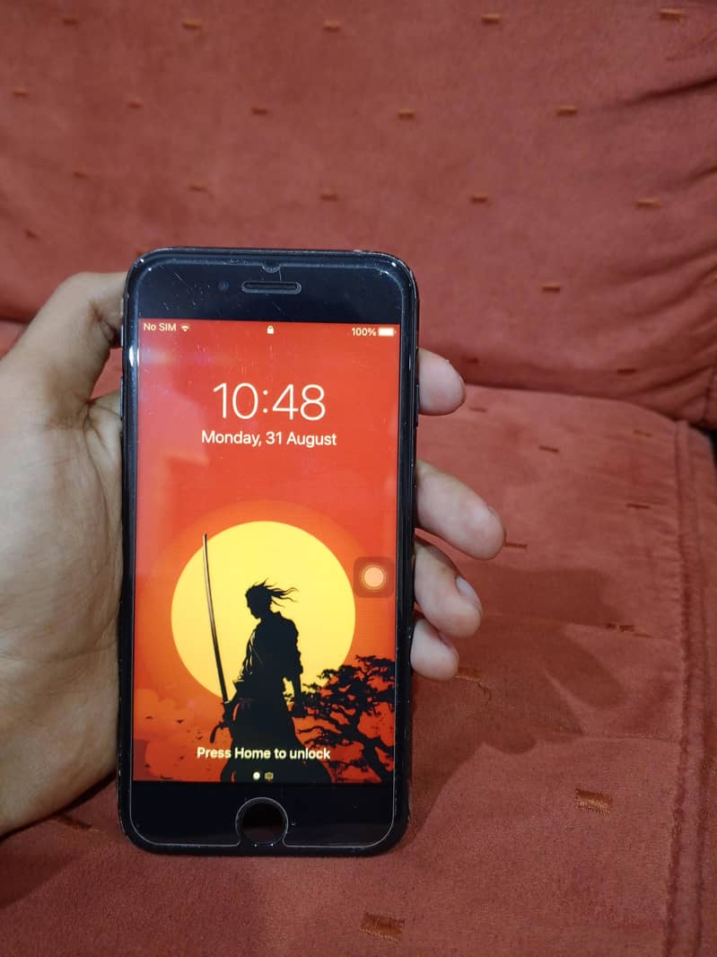 Apple iPhone 7 0