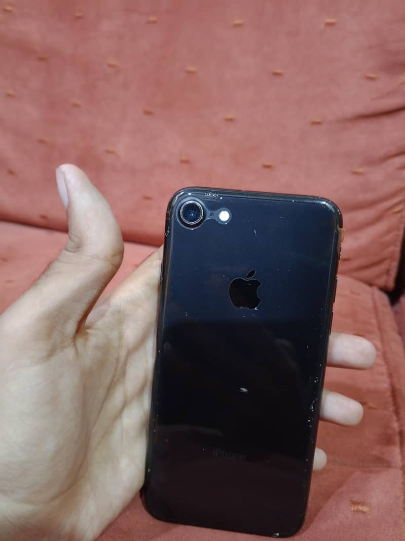 Apple iPhone 7 1