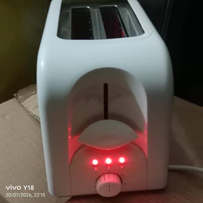 Used toaster brand name celron Home kitchen appliance