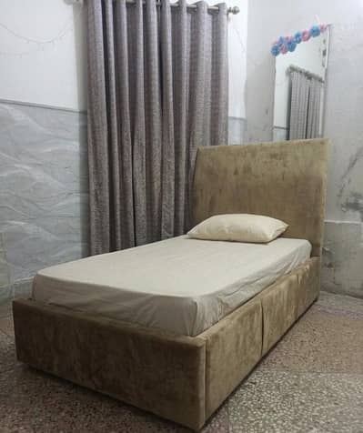 single bed with Matt