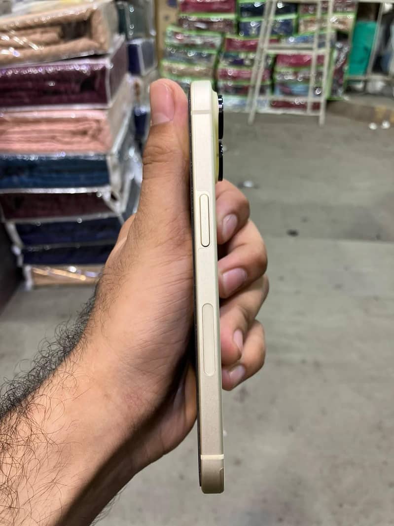 Apple iPhone 15 2
