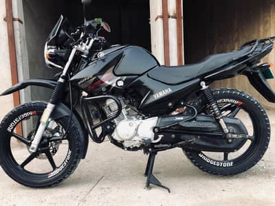 Yamaha YBR G bike