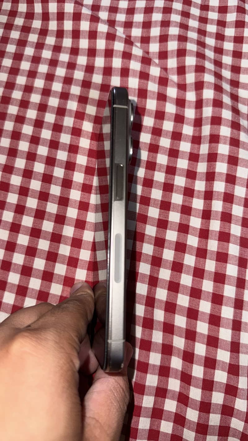 Apple iPhone 15 Pro 4