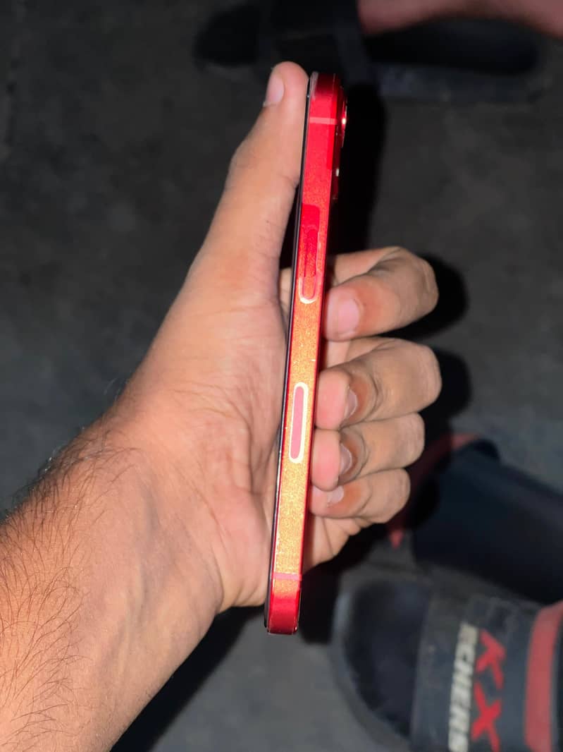 Apple iPhone 13 2