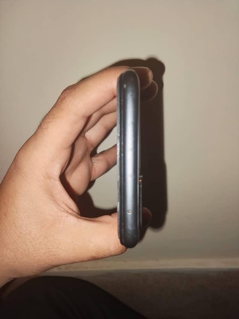 OPPO A76 1