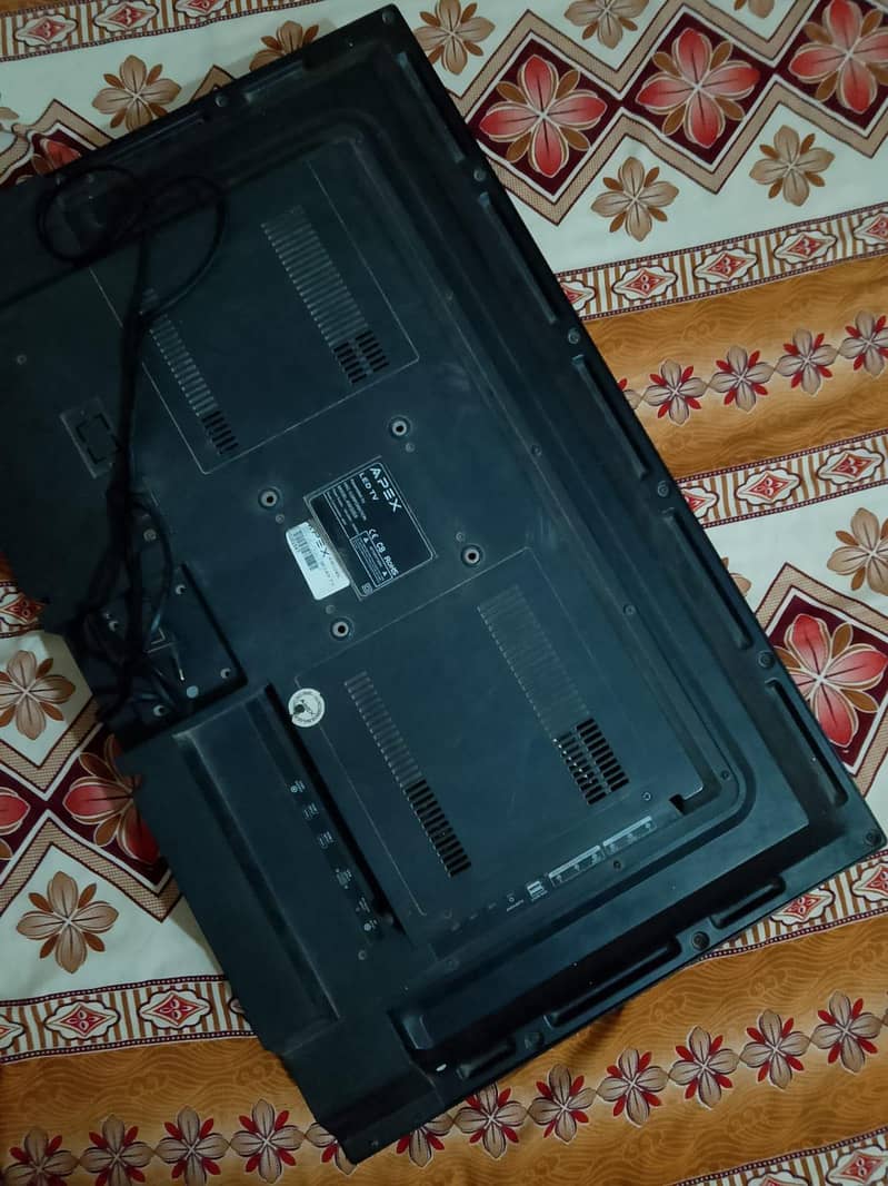 TV-LED 2