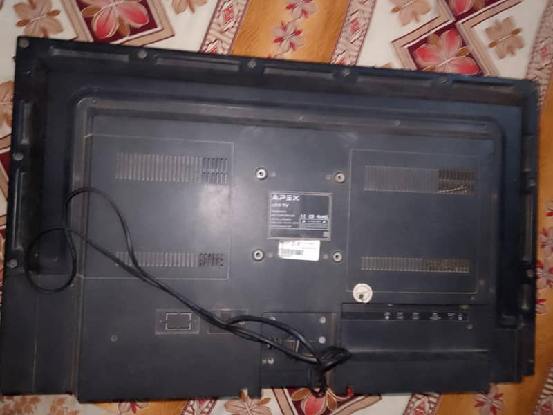 TV-LED 4