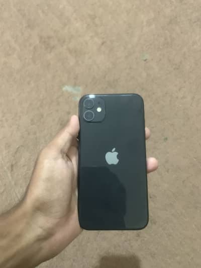 Apple iPhone 11 and XR read ad for both
