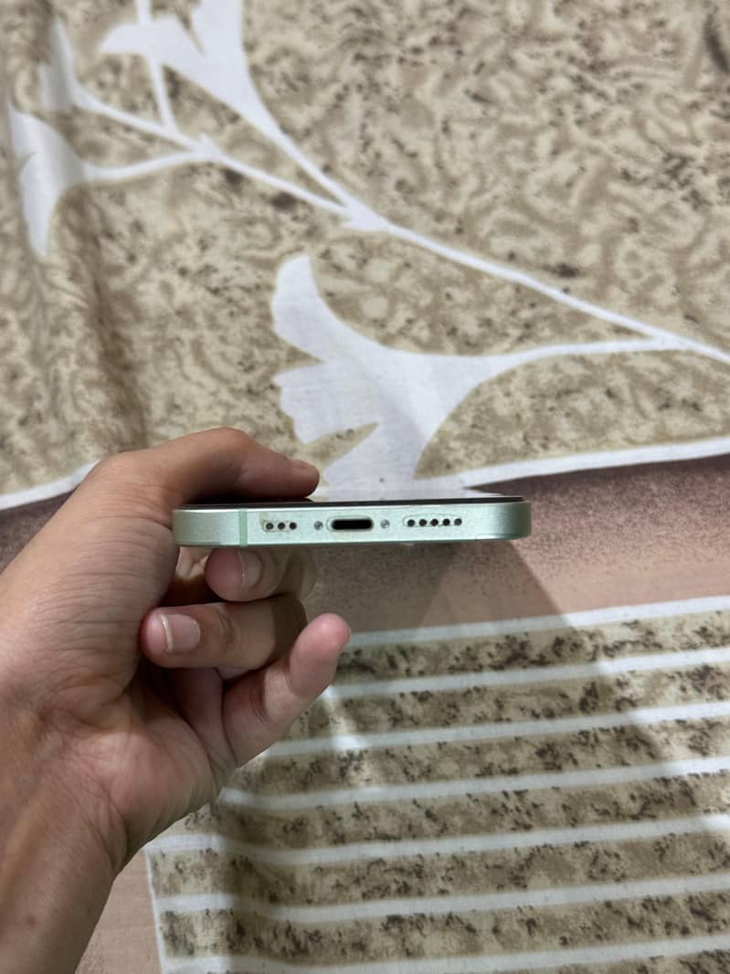Apple iPhone 12 3