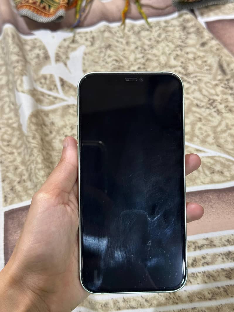 Apple iPhone 12 6