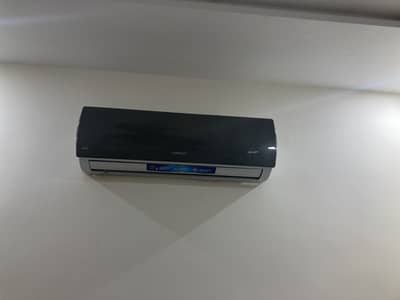 Kenwood inverter Ac 1.5 ten ac for sall
