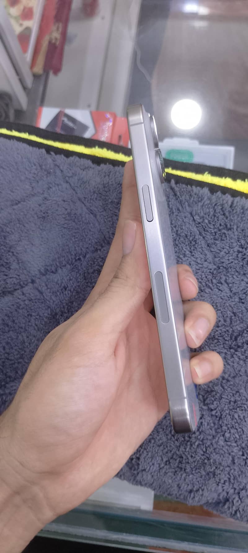 Apple iPhone 15 Pro Max 4